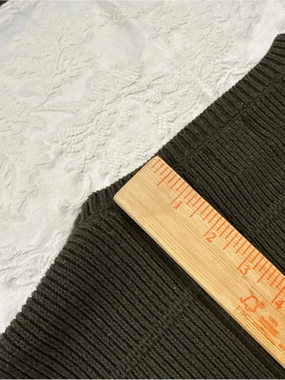 Vintage Arrow Thick Mens XL Sweater Pull Over Olive Green Crew Neck Squares